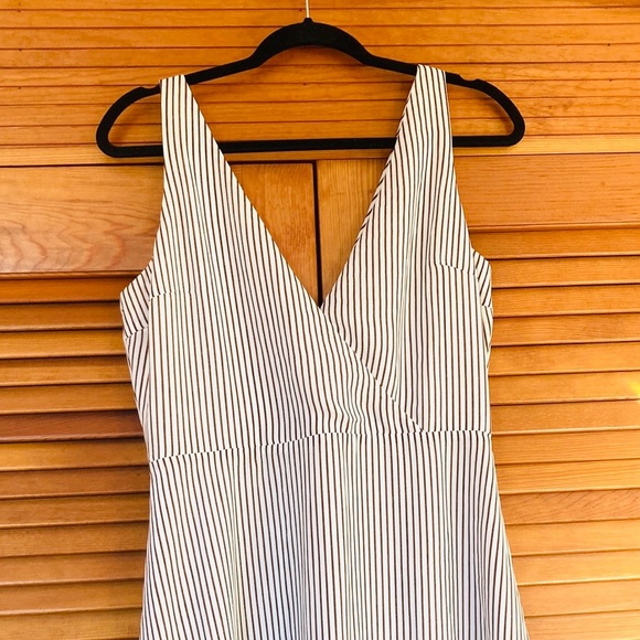 Line + Dot, Striped V-neck maxi dress size M - Picture 4 of 8